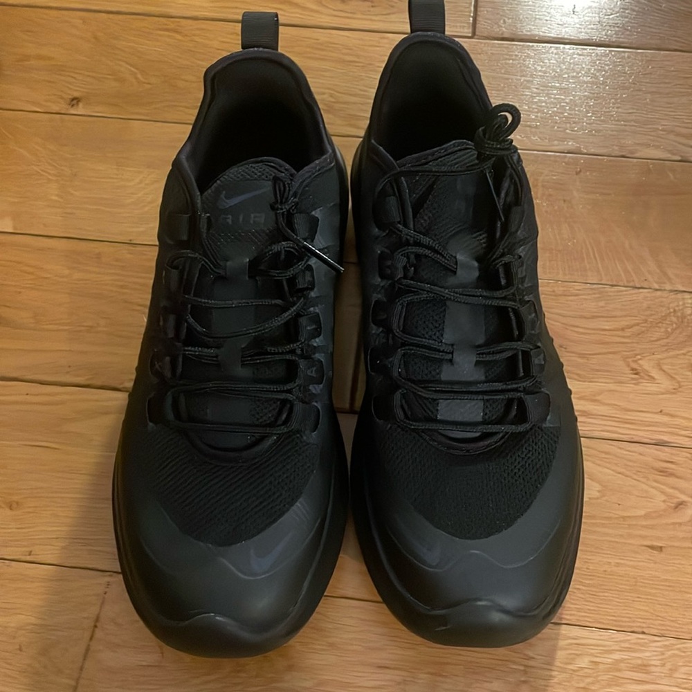 Nike Air Max Axis